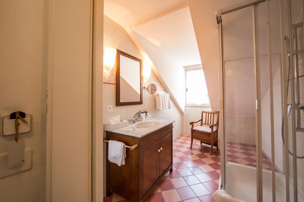 Hotel Restaurant Au Sauvage Fribourg Room photo