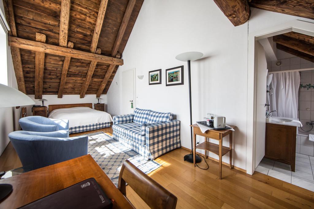 Hotel Restaurant Au Sauvage Fribourg Room photo
