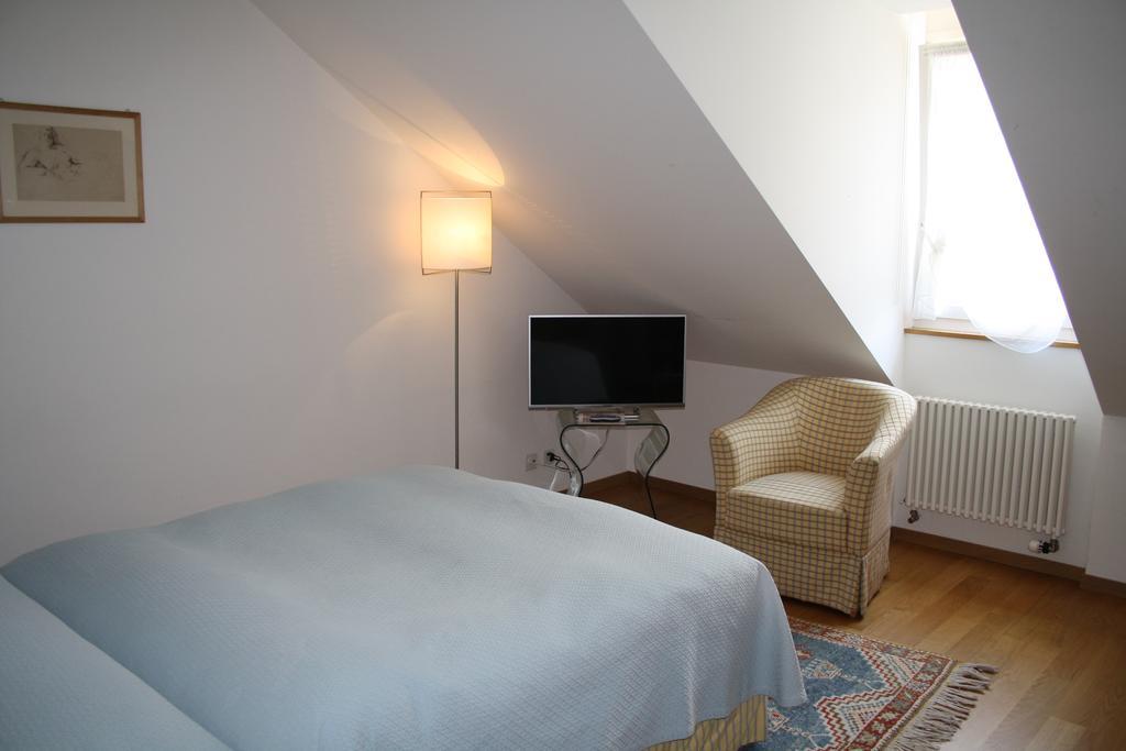 Hotel Restaurant Au Sauvage Fribourg Room photo